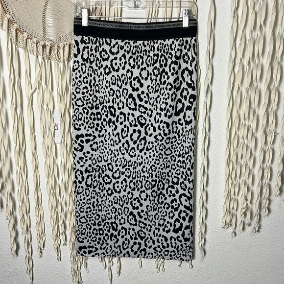 Le Superbe NWT Leopard King Liza Skirt Size M - Picture 6 of 10